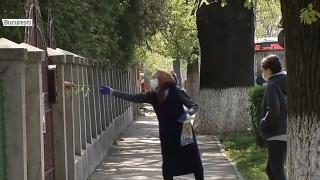 De Florii, unii credincioși au ieșit pentru crenguțe de salcie sfințite, în ciuda restricțiilor