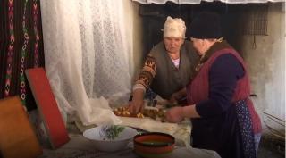 Românii păstrează tradițiile de Paște, în ciuda pandemiei de coronavirus