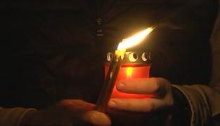 Sucevenii, fără Lumina sfântă de la Ierusalim. Credincioşii sunt sfătuiţi să-şi aprindă singuri lumânările