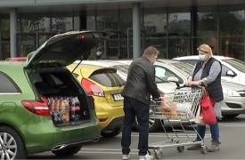 Bucureștenii au luat cu asalt magazinele deschise în a doua zi de Paște