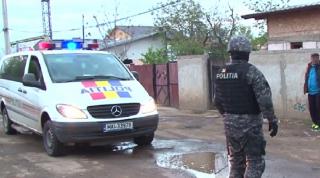 Sccandal cu pietre şi lopeţi în plină stradă, la Codlea. Doi poliţişti au fost răniţi