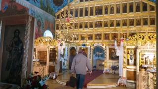 Preoți amenințați cu pistolul în altar