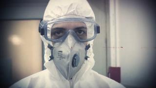 România a cumpărat izolete şi termoscannere din străinătate, dar producătorii autohtoni acuză că sunt refuzaţi