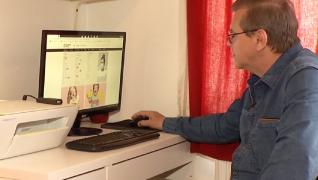 Tot mai mulți români fac cumpărături online, din cauza noului coronavirus