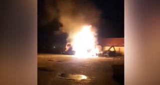 Un camion s-a transformat într-o torţă pe patru roţi, într-o parcare din Târgu Mureş