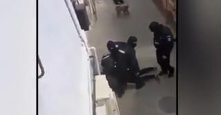 Poliţişti înconjuraţi şi ameninţaţi de zeci de oameni, după ce au încercat să aplaneze un conflict în Blaj