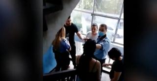 Tânăr nervos din Galați, calmat cu spray lacrimogen de un poliţist