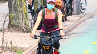 Țările din vestul Europei extind masiv pistele pentru bicicliști. România rămâne în urmă