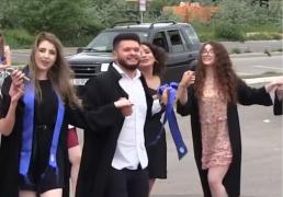 Elevii și studenții din anii terminali nu se pot bucura de baluri fastuoase de absolvire
