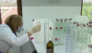 Sute de litri de dezinfectant, produse la Universitatea din Sibiu