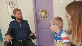 Mihai Neşu construieşte un nou centru de recuperare pentru copiii cu dizabilităţi