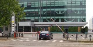 Directorii marilor companii caută soluţii pentru a-şi readuce angajaţii la muncă, în siguranță