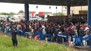 Oamenii s-au călcat în picioare în Vama Nădlac. Peste 30.000 de persoane au trecut fără control epidemiologic (Video)