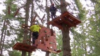 Parcurile de aventură, gata să primească vizitatorii dornici de senzații tari