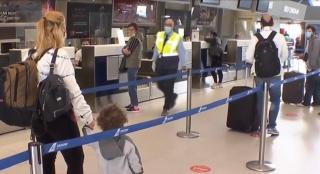 TAROM a reluat zborurile interne, după aproape două luni