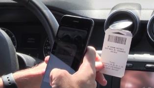 Pe Aeroportul din Cluj, putem plăti parcarea fără să mai coborâm din maşină