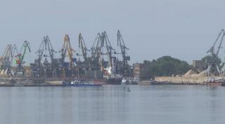 Seceta seacă Dunărea. Nivelul fluviului este cu aproape jumătate sub media anuală măsurată în ultimii ani