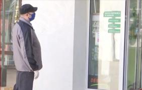 Guvernul ia măști de protecție de 150 de milioane de lei pentru a le împărți persoanelor defavorizate