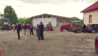 Curtea unei grădinițe dintr-un sat din Gorj, transformată în ITP pentru tractoare