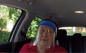 Prima femeie instructor auto din România pregăteşte şoferi de aproape o jumătate de secol