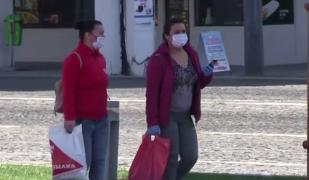 Guvernul oferă măști gratuite persoanelor defavorizate