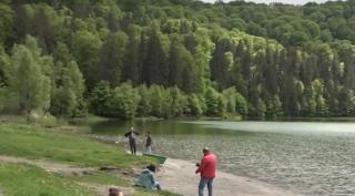 Lacul Sfânta Ana, loc de basm în inima munților