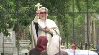 Un nou ordin stabileşte regulile de prevenţie la slujbe. Pentru mulţi însă, tradiţia e pe primul loc