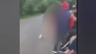 Un copil din Neamț a fost bătut cu sălbăticie de un individ în pielea goală