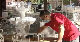 Reguli pentru redeschiderea teraselor. Măsura ar putea fi luată de la 1 iunie, dacă numărul infectărilor continuă să scadă (Video)