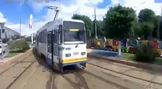 Momentul impactului frontal dintre cele două tramvaie, în București, a fost filmat (Video)