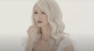 Andreea Bălan își spune durerea prin versuri într-o piesă nouă