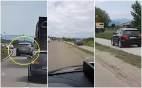 Şoferul unui Audi se distrează semănând panică pe şosea, apoi trece pe trotuar (Video)
