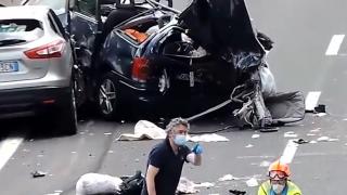 Filmul tragediei care a distrus o familie de români, în Italia. Doi copii și bunicii lor au murit în accidentul din Toscana