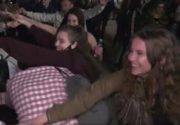 Noapte albă în Vama Veche. Tinerii au dansat şi petrecut până la răsărit