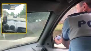 Tânăr șofer fără permis, urmărit de poliție în Iași. ”Trage pe dreapta sau trag” (Video)