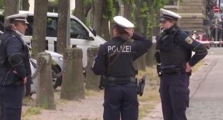 Europa scapă ușor de restricții, urmează consecințele economice