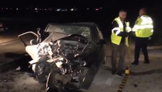 Un bărbat şi-a pierdut viaţa după ce a intrat cu maşina într-un cap de pod, în Neamţ