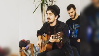 Dl. Dani, solistul trupei Dl. Goe, despre este cea mai recentă piesă