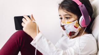 Cum îi facem pe copii să treacă mai ușor peste această perioadă. Ce spun specialiștii