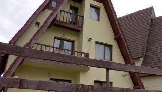 Pandemia scoate cabanele şi pensiunile la vânzare