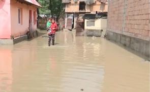 România a avut record de avertizări de cod roșu de vreme severă în ultimele ore (Video)