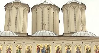 Preoții își cer credincioșii înapoi în biserici