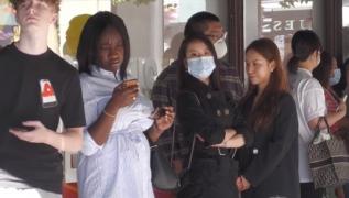 Pasiunea de cumpărături bate teama de coronavirus, în Marea Britanie