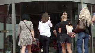 Reguli noi pentru clienţii care vor să îşi facă cumpărăturile la mall