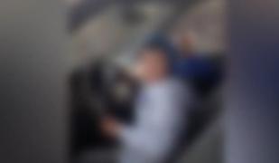 Copil de 7-8 ani la volan, printr-un sat din Teleorman, cu un prieten de vârsta lui în dreapta: "Taică-tu știe unde ești?" (VIDEO)