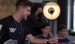 Solistul trupei Noaptea Târziu, provocare pentru campionii la karting Bogdan și David