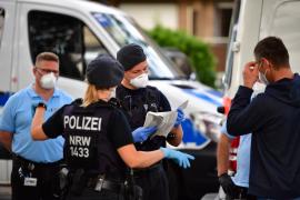 17 muncitori români de la un abator în Germania, focar de coronavirus, au fugit din carantină