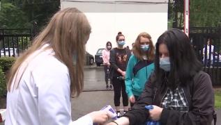 Peste 150 de mii de tineri absolvenţi de liceu au susţinut astăzi prima probă a examenului de Bacalaureat