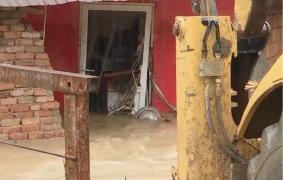Furtunile și viiturile au făcut prăpăd în mai multe zone din România, producând victime și pagube uriașe (Video)