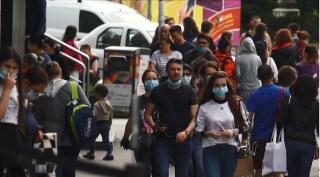 Numărul în creștere de infectări cu noul coronavirus ar putea aduce un val de restricții locale pentru populație